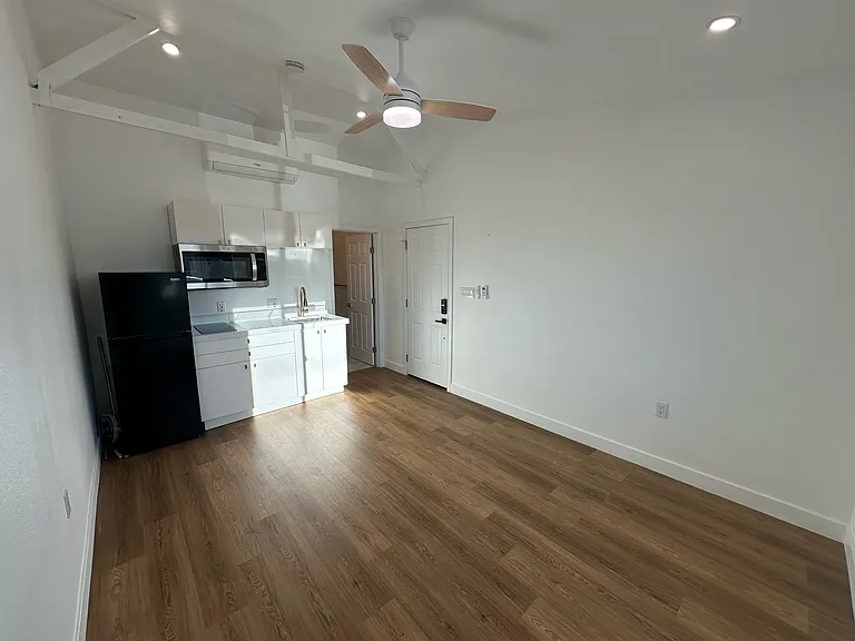 1420 San Simeon St #2 — Photo 4