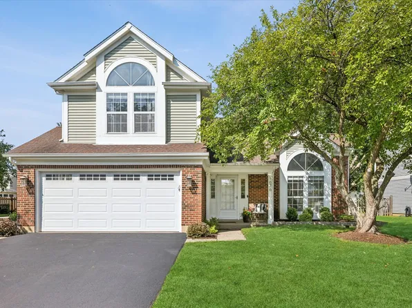 1676 Kennsington Ln, Crystal Lake, IL 60014