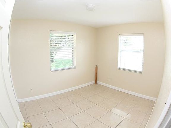 3rd image of 2348 Tallahassee Dr