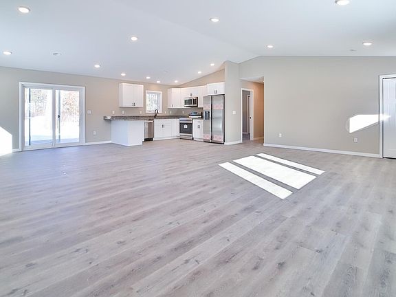 4th image of 3772 Blaze Blvd