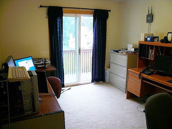 Bedroom/office