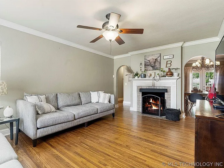 1132 S Urbana Ave — Photo 3