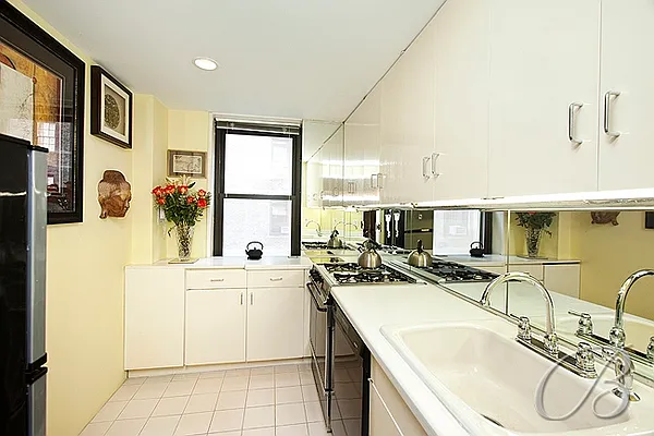 Sold by Bellmarc Realty | media 3