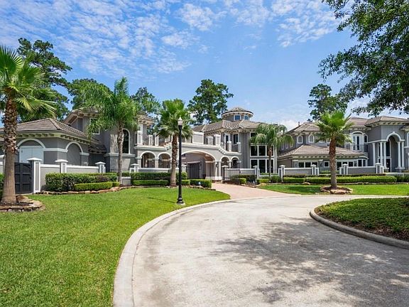 5th image of 8107 Saint Michaels Crest Ln
