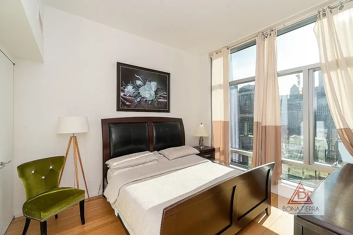 18 West 48th Street — Photo 2
