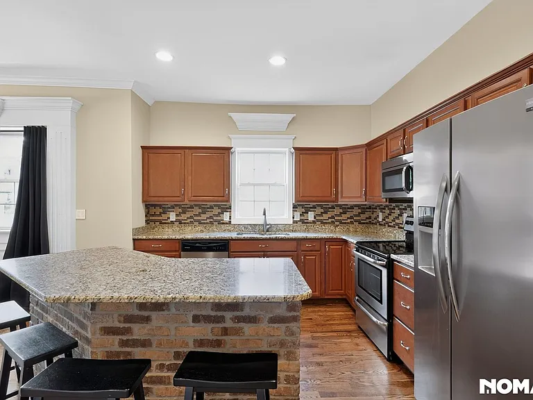 1040 Sharpe Ave — Photo 3