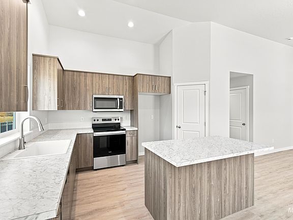 4th image of 120 N Tideberry Ave