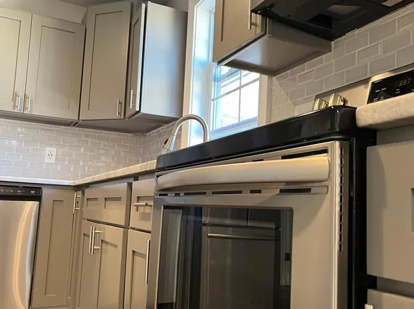 197 Early St, Providence, RI 02907