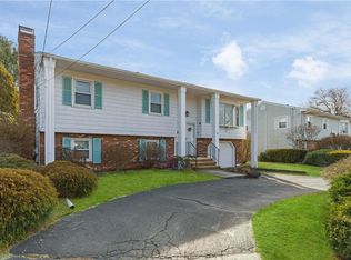 15 Burdick Dr, Cranston, RI 02920