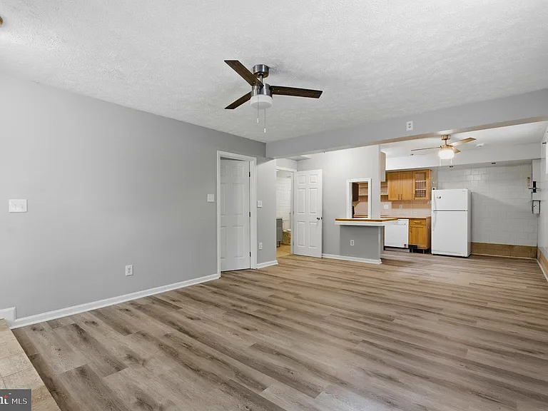 4915 Powell Rd — Photo 22