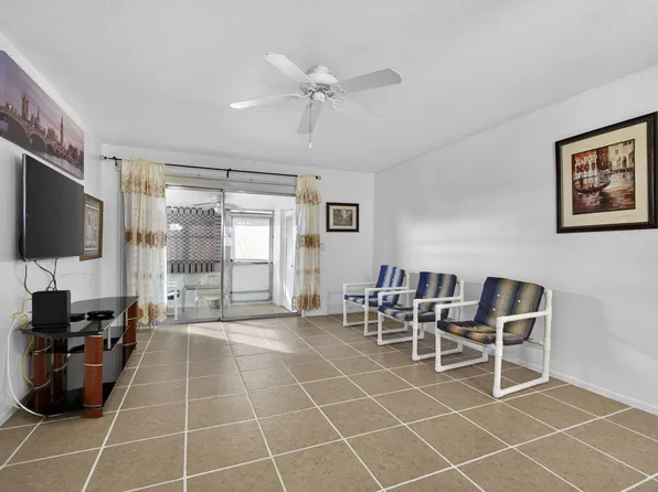 2833 Crosley Drive W #C, West Palm Beach, FL 33415