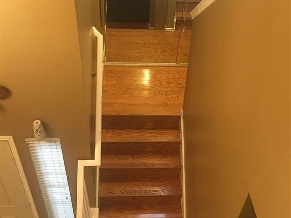 4th image of 122 Wildwood Ct