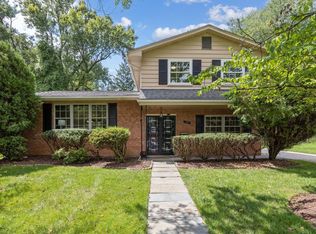 12 Vashi Ln, Rockville, MD 20852