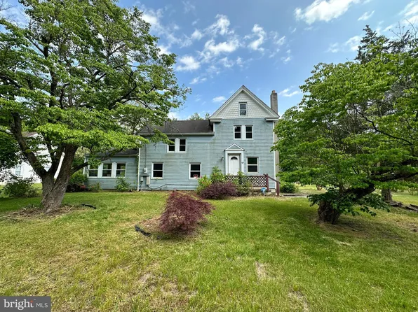 17 Sportsmans Rd, Carneys Pt, NJ 08069