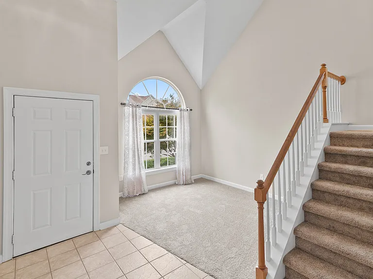 712 Tallahassee Dr — Photo 3