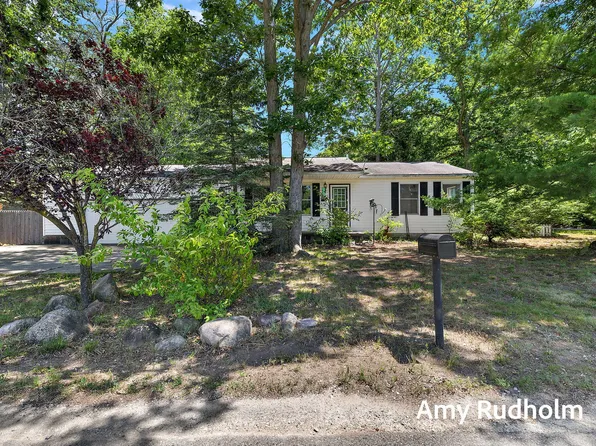 1150 Debaker Rd, Muskegon, MI 49442