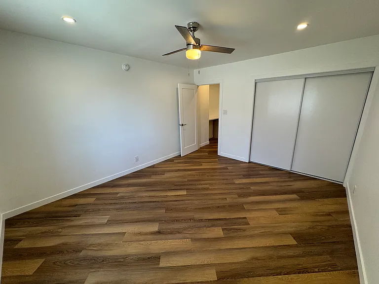 5447 Russell Ave #16 — Photo 11