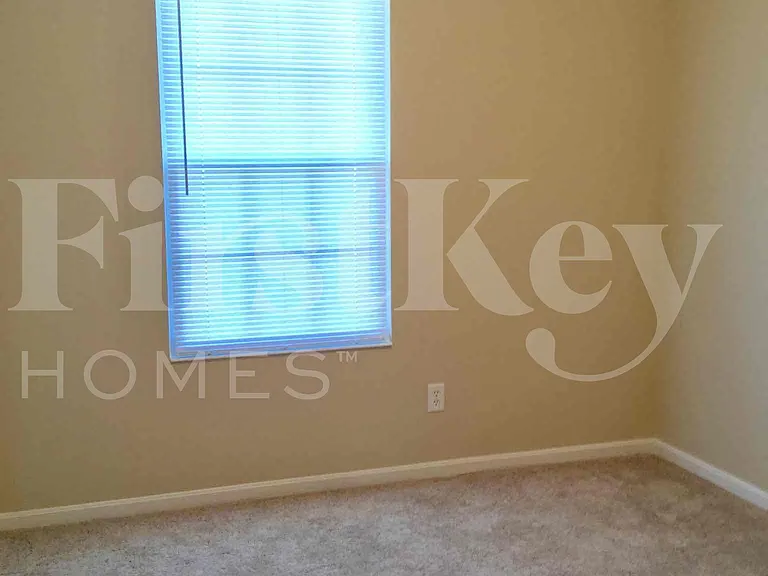 687 Bobolink Ct — Photo 22