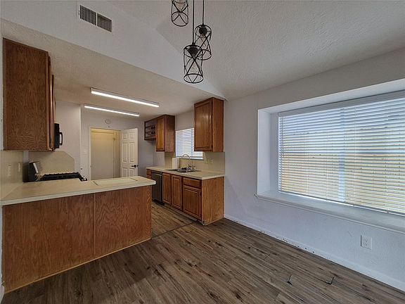 4th image of 5110 Kleindale Dr