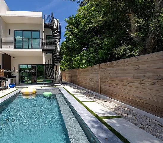 3 bed, $9,700 — Photo 2