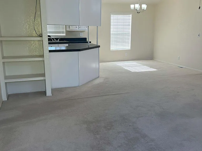 1421 E Gamebird Rd — Photo 11