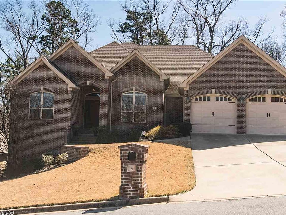 1st image of 5 Woodfern Dr