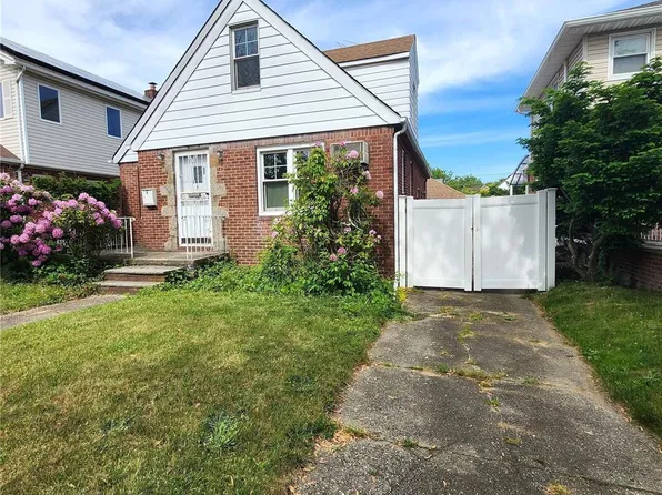 80-27 246th Street, Jamaica, NY 11426