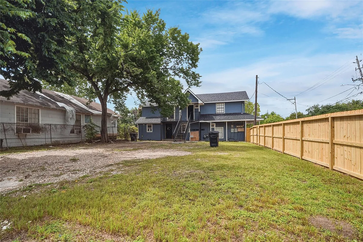 Building Photo - 6700 Avenue S #D
