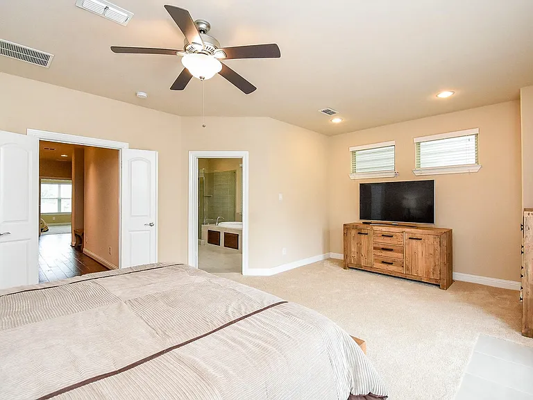 8413 Water Oak Pass Dr — Photo 13