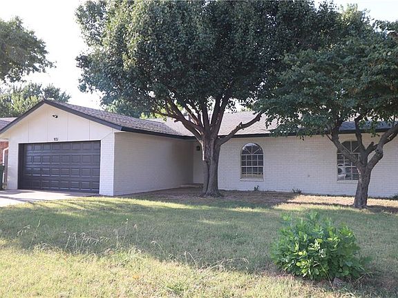 2nd image of 921 Mabel C Fry Blvd