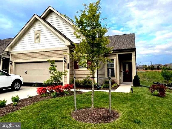 2nd image of 16120 Pink Poppy Way