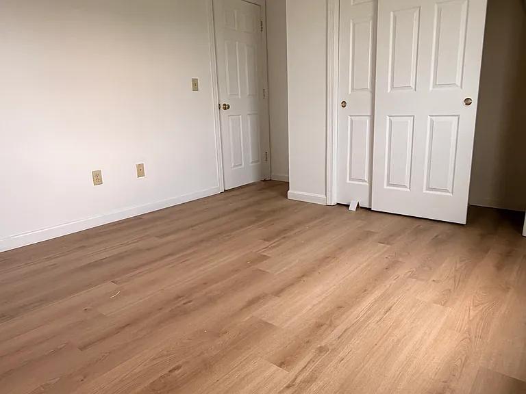 1st bedroom with closet