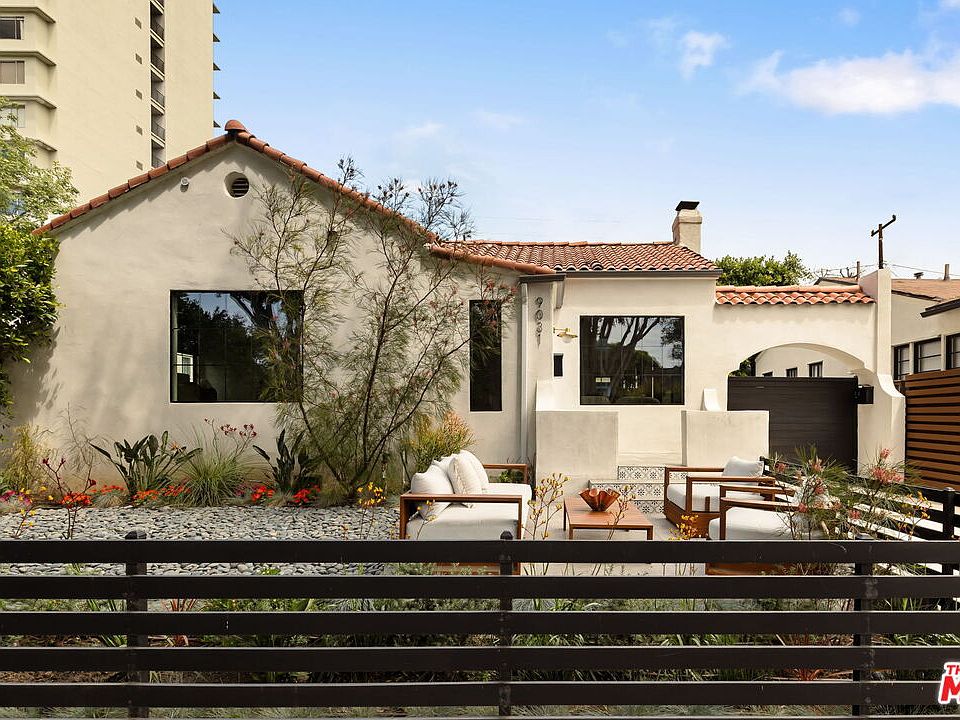 1st image of 9031 Elevado St