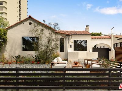9031 Elevado St, West Hollywood, CA, 90069