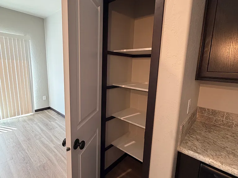 5810 Midland Ln — Photo 9