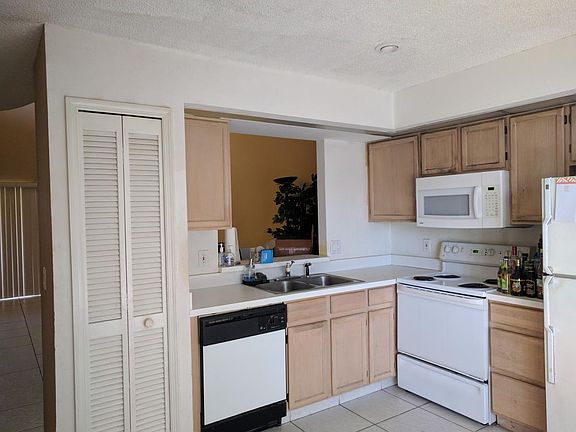 2nd image of 14532 Laguna Beach Cir