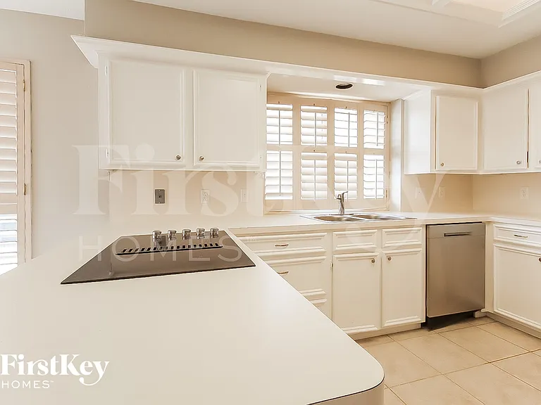 2303 Prestwick Dr — Photo 8