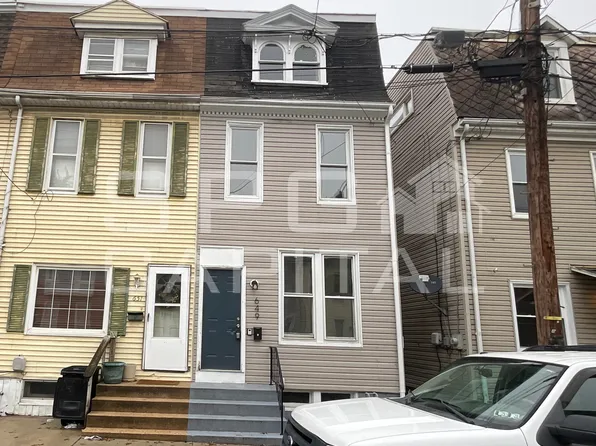 649 W College Ave, York, PA 17401