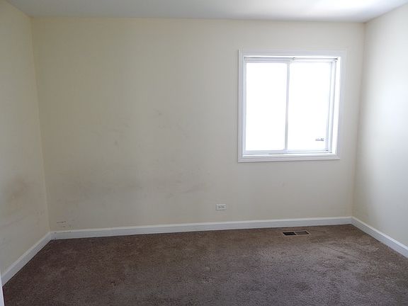 2nd image of 455 Meadow Green Ln