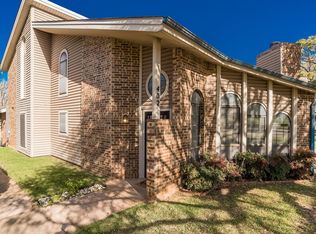 402 S Fielder Rd, Arlington, TX 76013