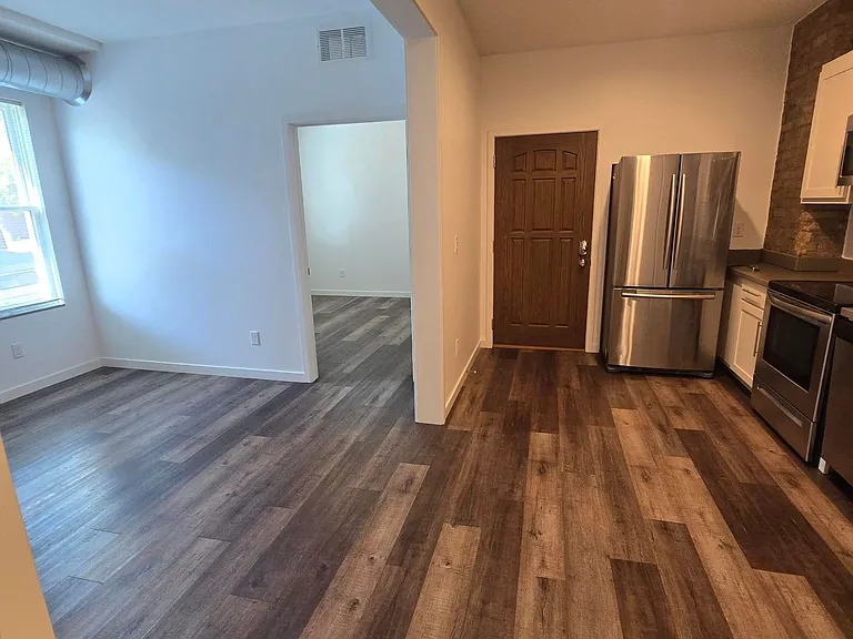 2448 1st Ave S #5 — Photo 5