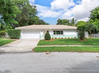 900 NW 9th Way, Boca Raton, FL 33486