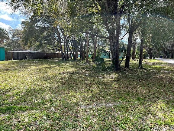 3rd image of 602 NE 11th St