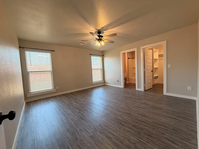 409 Chitalpa Dr — Photo 12