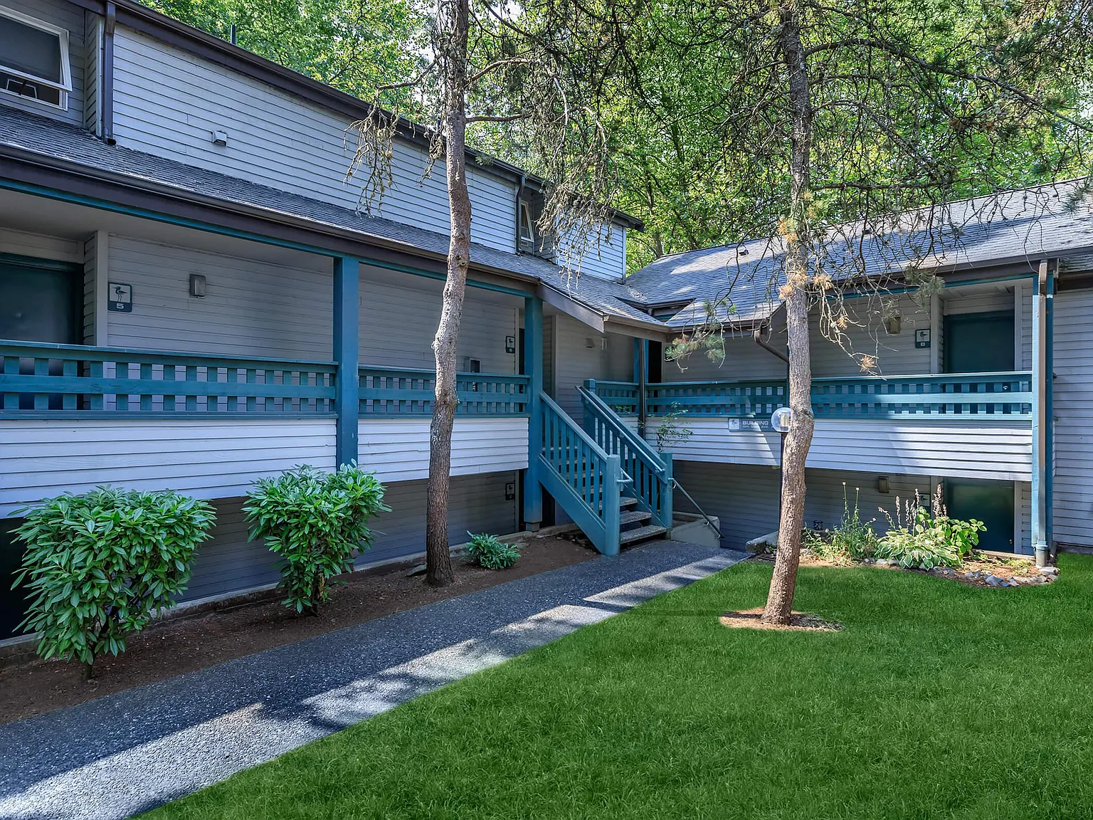 Sandpiper East Apartments — Photo 1