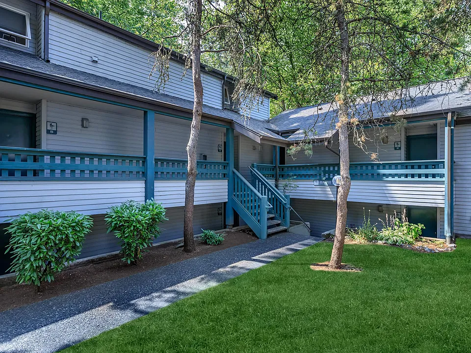 Sandpiper East Apartments