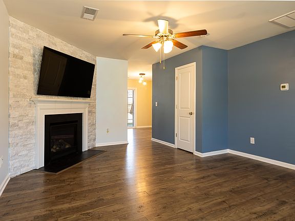 3rd image of 540 Craftsman Ln
