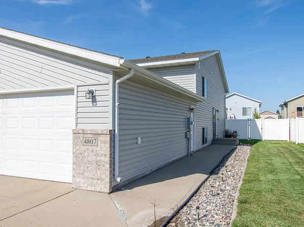 4807 51st Ave S, Fargo, ND 58104