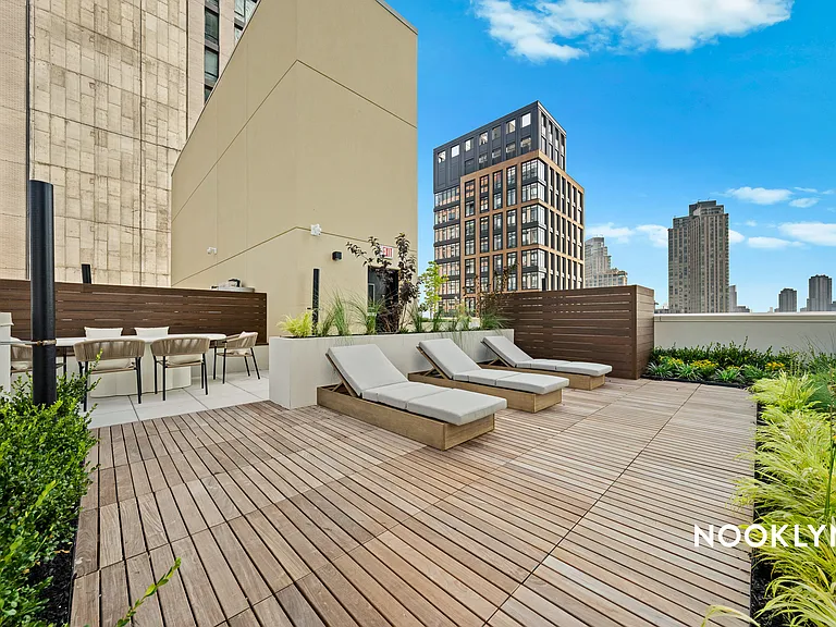 26-04 Jackson Ave #13K — Photo 36