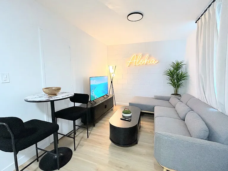 708F Olokele Ave #4 — Photo 1